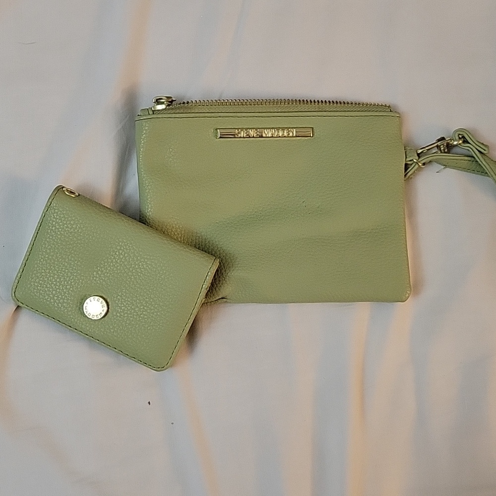 Steve Madden wristlet and small matching wallet